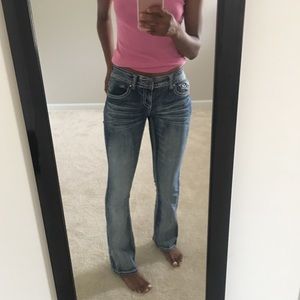 🦋 Low Rise Straight Leg Flare Ariya Jeans